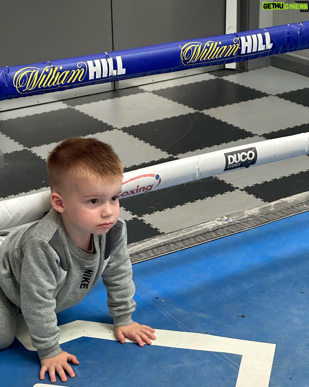 Liam Williams - 1.4K Likes - Absolute killer session this morning 🥵
-
Oscar’s first time at the gym to watch me train & he loved it , proud moment 💙
-
#machine