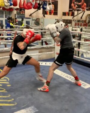 Liam Williams Instagram - Couple steady rounds sparring tonight 👊🏼