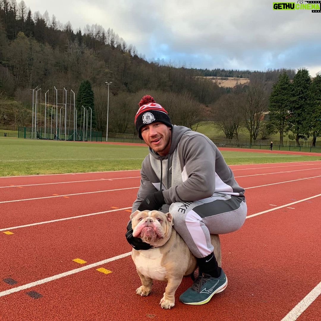 Liam Williams - 1.6K Likes - Short sharp track session done this morning šš¼
Even big Cotto made an appearance this morning šŖš¼š¤£