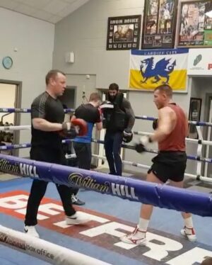 Liam Williams Instagram - Pads & body bag today was a killer!
-
Swipe⏩ to see me unleash some anger on @sunny_dhill followed by a clip in the melons 🤣 #machine
