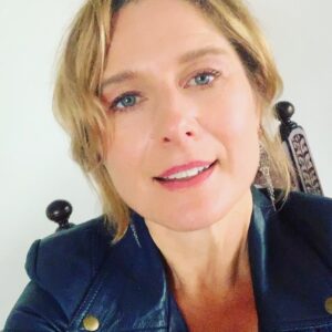 Libby Tanner Instagram - @wentworth_con 🥂🍀
