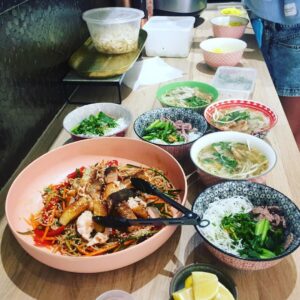 Libby Tanner Instagram - Sunday Sessions @moys.kitchen luxurious interior #spooning @black_pearl_carpentry #arrgh #adlibtheatre🍀 🥢🥄🥄🥄