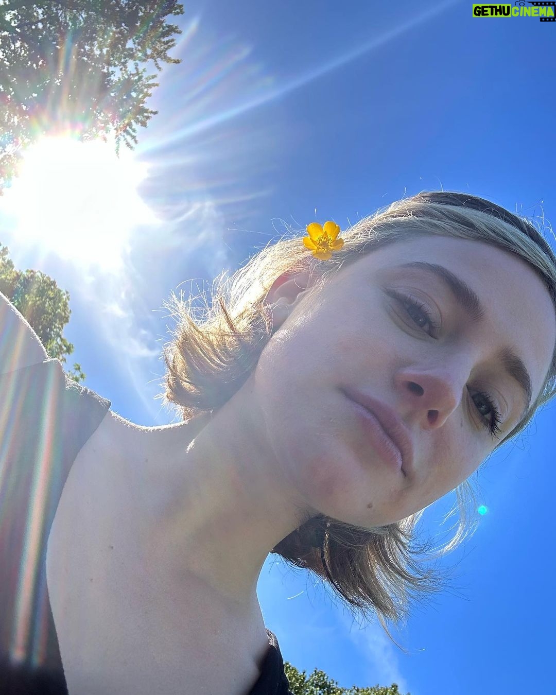 Lili Reinhart Instagram - winding down 🧮