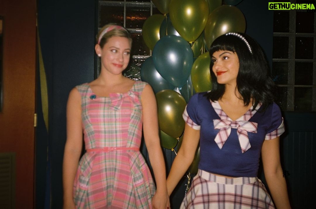 Lili Reinhart Instagram - And we’re off 📣 tonight our final season begins