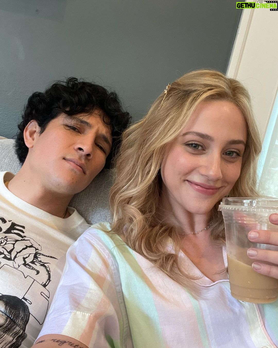 Lili Reinhart Instagram - Have you watched #LOOKBOTHWAYS yet? ➡️⬅️