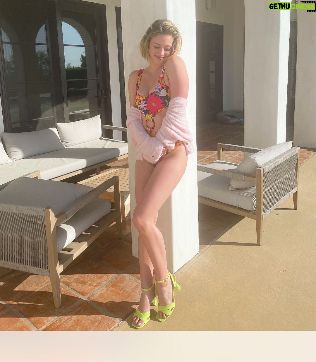 Lili Reinhart Instagram - Manifesting my hot girl summer with these @vincecamuto heels 🌸 #InvincibleVC #ad