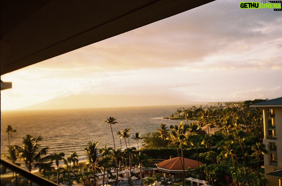 Lili Reinhart Instagram - A little stillness. Maui, Hawaii