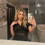 Lili Reinhart Instagram - Celebrating all my fellow witches today 🔮🧿✨Happy Halloween, little babies. Dance under the moonlight!