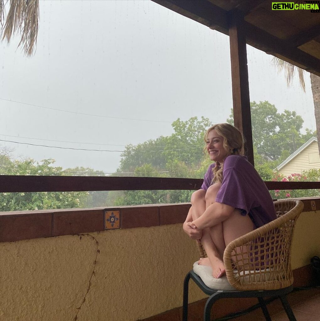 Lili Reinhart Instagram - Texas rainstorms are nice until the massive spiders start descending out of thin air. This was moments before a spidey-attack.