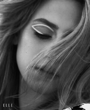 Lili Reinhart Instagram - @ellesingapore 🪐