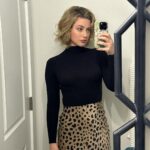 Lili Reinhart Instagram - Staying hydrated!! Really seeing the difference!!