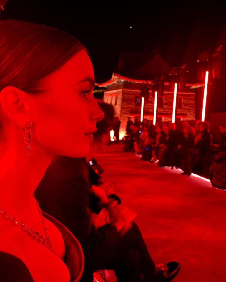 Lily Collins Instagram - Truly a magical, bucket list experience with @cartier in Beijing — made even more meaningful by having my mom by my side on The Great Wall. This is a trip we’ve been dreaming about taking together for years, and it exceeded all our expectations. Feeling beyond grateful to my @cartier family for making this dream a reality…