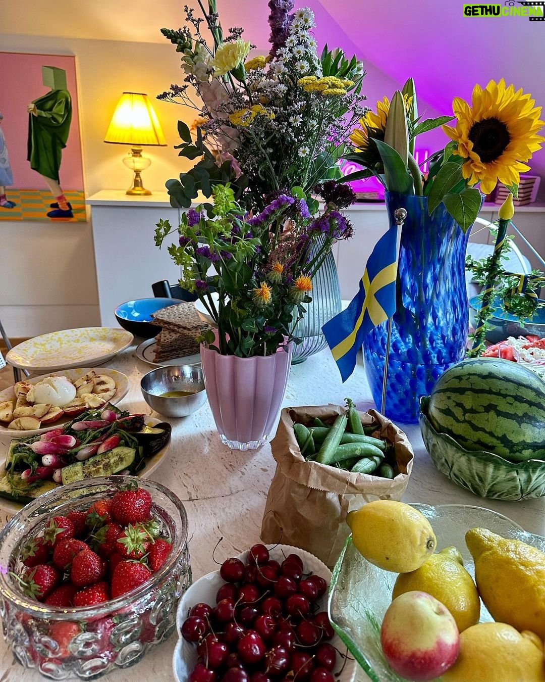 Lily Collins Instagram - ‘Twas a Midsommar night’s dream…