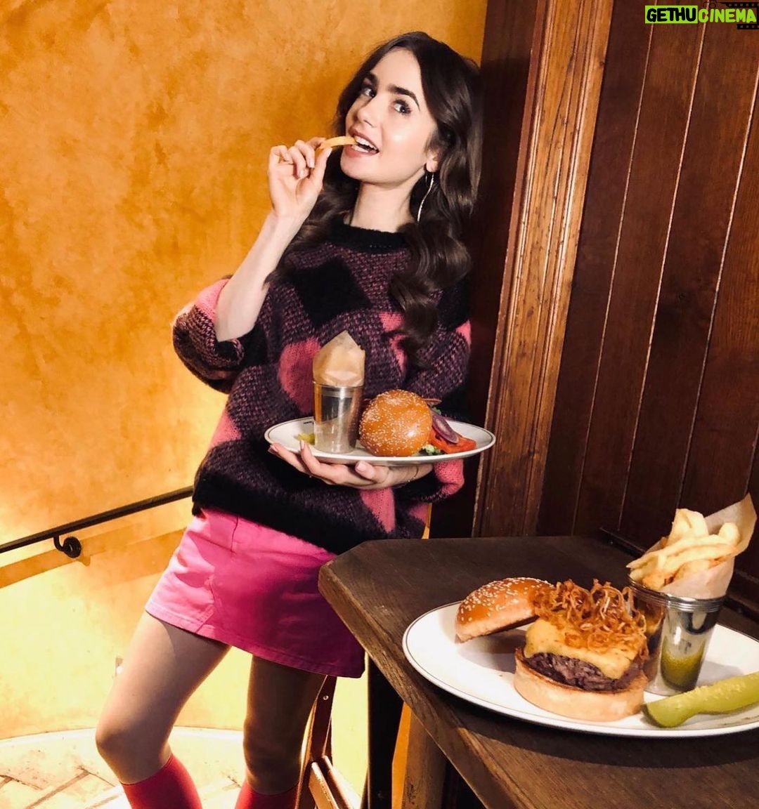 Lily Collins Instagram - Like father, like daughter. Happy Father’s Day dad! No one uses chopsticks or eats a burger quite like you. I can only hope to one day look as cool and chic. Thank you for all the years of laughs, lessons, and love. In life and in food. I love you so so so much…
