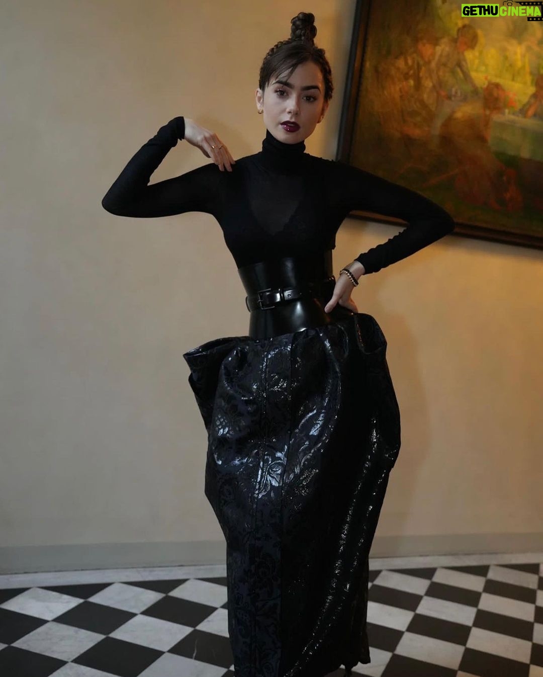 Lily Collins Instagram - Playing with angles at #MaxMaraResort24. Blown away by this magical collection set against the most beautiful backdrop. Thank you @maxmara for such a dreamy weekend…