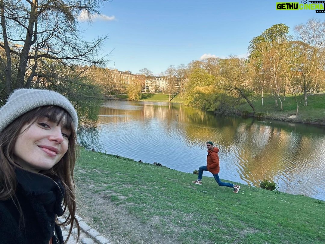 Lily Collins Instagram - Morning smooch, stroll, and stretch…