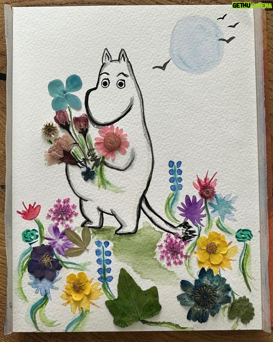 Lily Collins Instagram - ‘Twas the summer of doodles…
