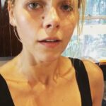 Lily Cowles Instagram – LIFE HACKS 4U