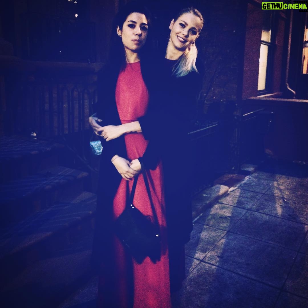 Lily Cowles Instagram - When two become one #courtneyandneil #L'issa