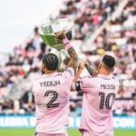 Lionel Messi Instagram - Estoy orgulloso de todo lo que el equipo logró esta temporada. Con el trabajo y el esfuerzo de todos, fuimos capaces de ganar la @leaguescup consiguiendo el primer título en la historia del @intermiamicf, llegamos a la final de la Lamar Hunt U.S. @opencup y estuvimos incluso peleando por meternos en los Playoffs de la @mls prácticamente hasta el último momento. Nos quedamos con todo lo bueno y sobre todo con las ganas de mejorar para ser aún más competitivos el próximo año. Me gustaría agradecer a toda la gente del club y de la ciudad de Miami por el apoyo que nos dan siempre. Estoy seguro que seguiremos viviendo juntos momentos increíbles como ya ocurrió en estos últimos meses. Un abrazo para todos! Miami, Florida