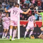 Lionel Messi Instagram - Buen triunfo en nuestro regreso a la @mls! Gracias NY.