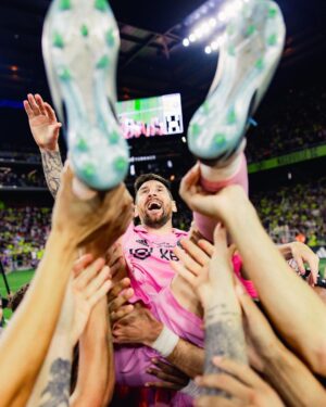 Lionel Messi Instagram - Una noche inolvidable… 💫 @leaguescup
