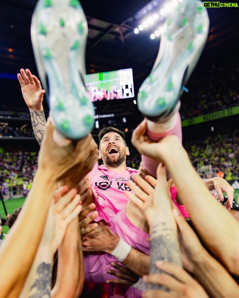 Lionel Messi Instagram - Una noche inolvidable… 💫 @leaguescup Nashville, Tennessee