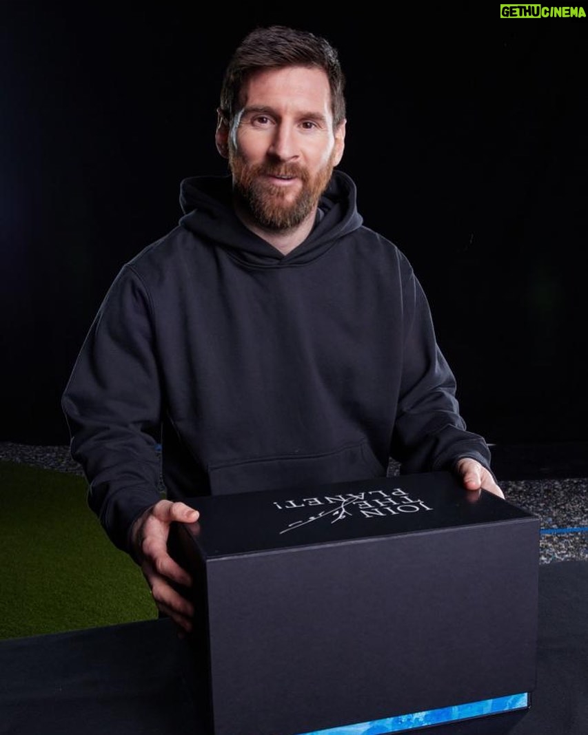 Lionel Messi Instagram - Told you I have been working on something that is close to my heart. Any guesses what's inside the box? Les dije que estaba trabajando en algo importante para mí. ¿Alguno sabe que hay adentro de la caja?