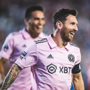 Lionel Messi Instagram - Peleamos hasta el último momento y al final conseguimos otro triunfo!! Un pasito más… 😃🙌🏼 Gracias a toda la gente de Dallas por el cariño.