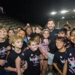 Lionel Messi Instagram - Qué orgullo poder presentar este proyecto MÁGICO para todos los niños del mundo!!! Una vez más, con la mano de Hard Rock, les presento mi nuevo Menú para niños!!!! Disponible en cualquier @hardrockcafe del mundo. La magia comienza hoy, ¡así que no te pierdas esta experiencia única llena de sorpresas #MessiKids y #TasteGreatness @OfficialHardRock @HardRockHotels What great pride it is to be able to present this MAGICAL project for all the children from around the world!!! Once again, in collaboration with Hard Rock, I present my new Kids Menu!!! Available at any @hardrockcafe in the world. The magic starts today, so don’t miss out on this unique experience filled with surprises #MessiKids and #TasteGreatness @OfficialHardRock @HardRockHotels