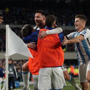 Lionel Messi Instagram - Un triunfo muy valioso para comenzar este nuevo camino! Gracias a todos por el apoyo una vez más!!! 👏👏 #VamosArgentina