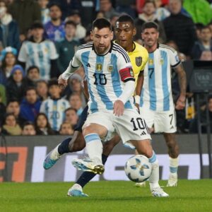 Lionel Messi Instagram - Un triunfo muy valioso para comenzar este nuevo camino! Gracias a todos por el apoyo una vez más!!! 👏👏 #VamosArgentina