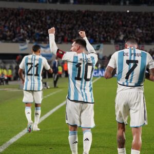 Lionel Messi Instagram - Un triunfo muy valioso para comenzar este nuevo camino! Gracias a todos por el apoyo una vez más!!! 👏👏 #VamosArgentina