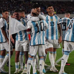 Lionel Messi Instagram - Un triunfo muy valioso para comenzar este nuevo camino! Gracias a todos por el apoyo una vez más!!! 👏👏 #VamosArgentina