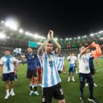 Lionel Messi Instagram – Este equipo sigue haciendo historia… 🇦🇷
Gran victoria en el Maracaná aunque quedará marcada por la represión a los argentinos una vez más en Brasil. Esto no se puede tolerar es una locura y se tiene que terminar ya!! Estádio do Maracanã