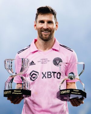 Lionel Messi Instagram - Una noche inolvidable… 💫 @leaguescup