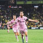 Lionel Messi Instagram - CAMPEONESSS!!! 🏆 Muy felices de conseguir el primer título de la historia de este club. El trabajo y compromiso de todos lo hizo posible. Ojalá esto solo sea el principio... Vamos @intermiamicf!!!! 💪💗🖤 Nashville, Tennessee