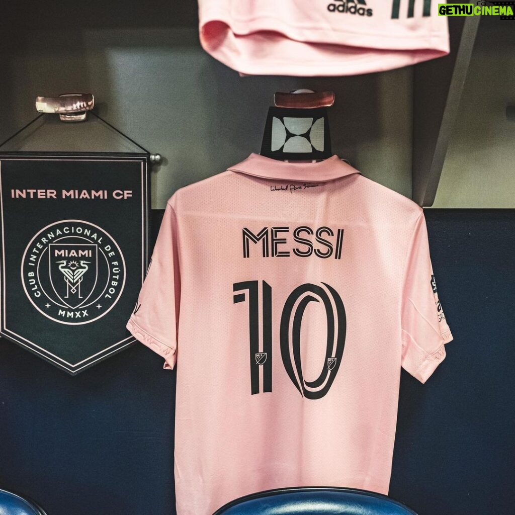 Lionel Messi Instagram - Trabajamos para llegar a la final y lo conseguimos!!! 💪 Aún nos queda el último pasito… @leaguescup