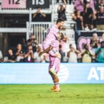 Lionel Messi Instagram - Gran partido de todos, muy felices por la victoria!!! Buenas noches, Miami!!! 😉👍 DRV PNK Stadium