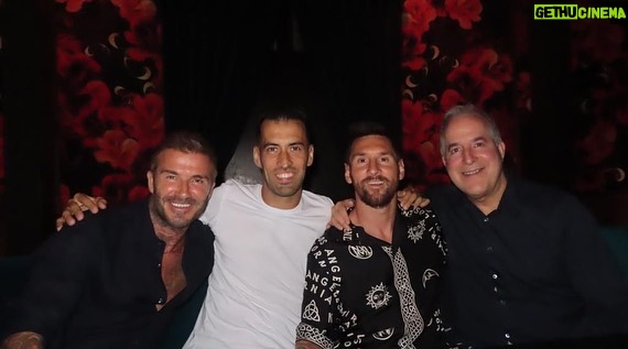 Lionel Messi Instagram - Noche con amigos 🍷
