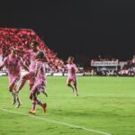 Lionel Messi Instagram - VAMOSSSS!!! Era muy importante empezar esta @leaguescup con una victoria para nosotros y también para toda nuestra gente. Seguimos… 👍😉 DRV PNK Stadium