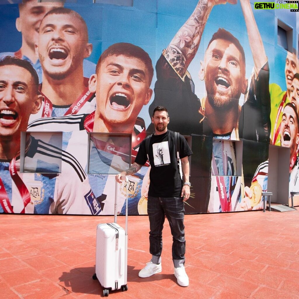 Lionel Messi Instagram - Feliz de volver siempre 🇦🇷