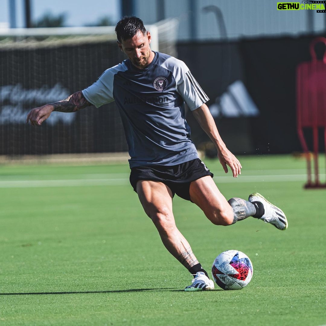 Lionel Messi Instagram - 🔙⚽️ Florida Blue Training Center