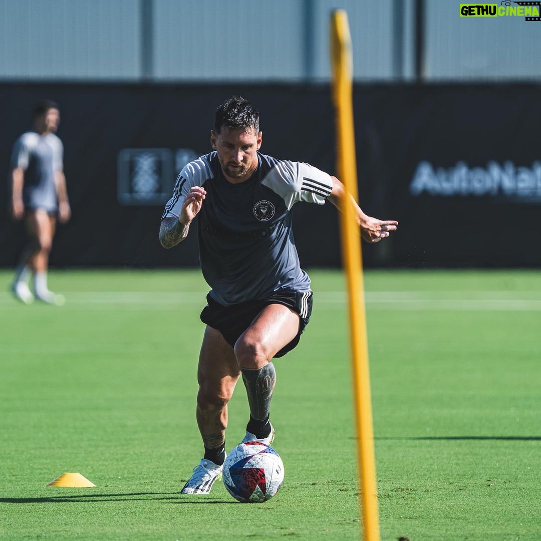 Lionel Messi Instagram - 🔙⚽️ Florida Blue Training Center