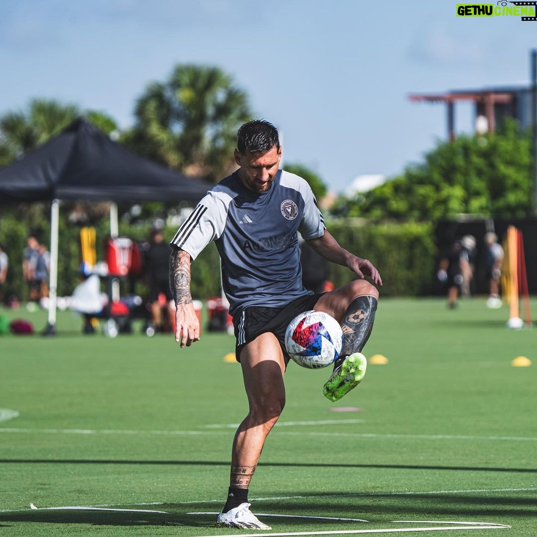 Lionel Messi Instagram - 🔙⚽️ Florida Blue Training Center