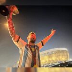 Lionel Messi Instagram - 1 año de la locura más hermosa de mi carrera… Recuerdos inolvidables que quedarán para toda la vida. Feliz aniversario para todos!!! 🇦🇷🏆🙌 Argentina