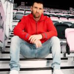 Lionel Messi Instagram - The Messi Store is still going strong! 💪🏼 Head on over to the online shop and get the lowest prices of the year on gifts for you and your whole family. Don't wait! Order now to ensure they make it under your tree in time for Christmas. 🎄 ¡The Messi Store sigue con todo! 💪🏼 Entrá ya en la tienda online y conseguí los precios más bajos del año en regalos para vos y toda tu familia. ¡No esperés más! Hacé tu pedido ahora y asegurate que estén abajo de tu árbol a tiempo para la Navidad. 🎄