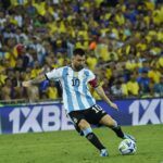 Lionel Messi Instagram – Este equipo sigue haciendo historia… 🇦🇷
Gran victoria en el Maracaná aunque quedará marcada por la represión a los argentinos una vez más en Brasil. Esto no se puede tolerar es una locura y se tiene que terminar ya!! Estádio do Maracanã