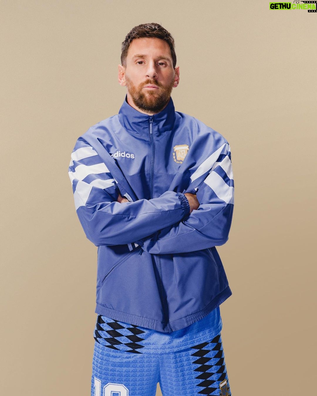 Lionel Messi Instagram - timeless, classic, original 💙🤍 the adidas x @AFASeleccion Originals Football Collection. coming soon ⏳ atemporal, clásico, original 💙🤍 la colección adidas x @AFASeleccion Originals Football. próximamente ⏳