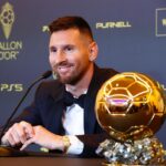 Lionel Messi Instagram - Solo tengo palabras de agradecimiento para toda la gente de todo el mundo que tanto me apoyó durante mi carrera y a quienes quiero dedicar de manera especial este premio, junto con mi familia que siempre estuvo a mi lado. Este es un Balón de Oro que también quiero compartir con mis compañeros de @afaseleccion, cuerpo técnico, los empleados… Porque sin el Mundial que logramos juntos hubiera sido imposible ganarlo. Felicitaciones a todos los premiados y muchas gracias! Théâtre Châtelet